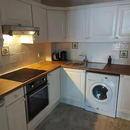 Spacious Centre - O'connell Street Area Apartment *